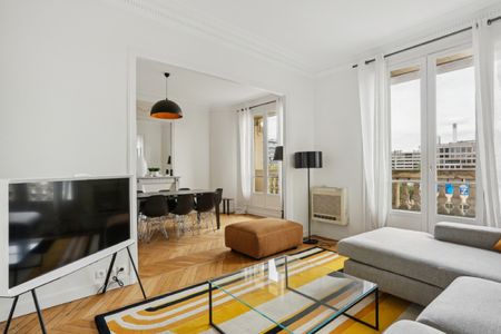 Appartement meublé avec balcons - Avenue de Suffren - Photo 2