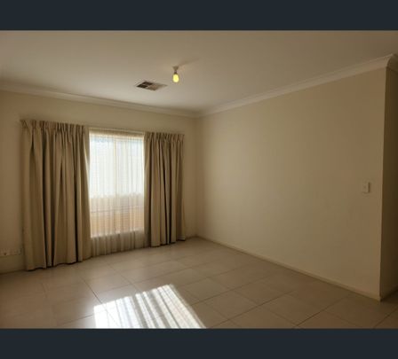 15 Signal Street, Seaford Meadows, SA 5169 - Photo 1