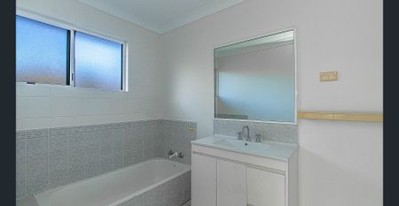 Great Living On Gladys! - Photo 4