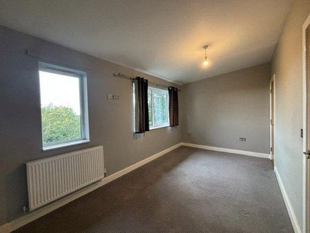 4 bedroom end of terrace house to rent - Photo 3
