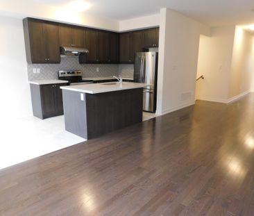 For Lease - 18 Conarty Crescent, Whitby, Ontario - Photo 4