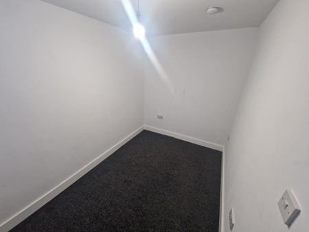 6 bedroom terraced house to rent - Photo 3