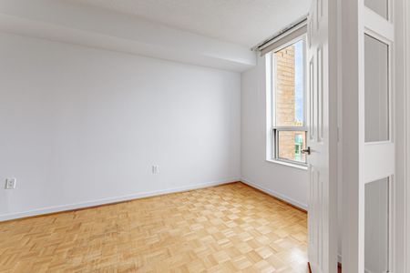 For Lease - 284 Bloor Street Unit# 903, Toronto, Ontario - Photo 3