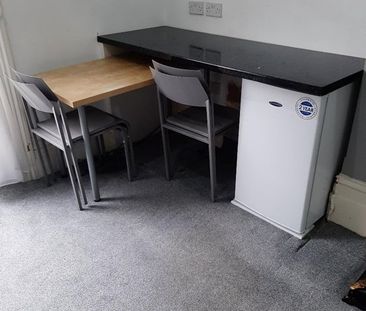 Studio Flat, Pimlico, SW1V - Photo 4