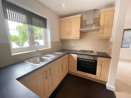 2 Bedroom Ground Floor Flat for rent in Lakeside Mews, Thorne, Doncaster - Photo 3