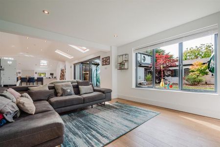 5 bedroom detached house to rent - Photo 3