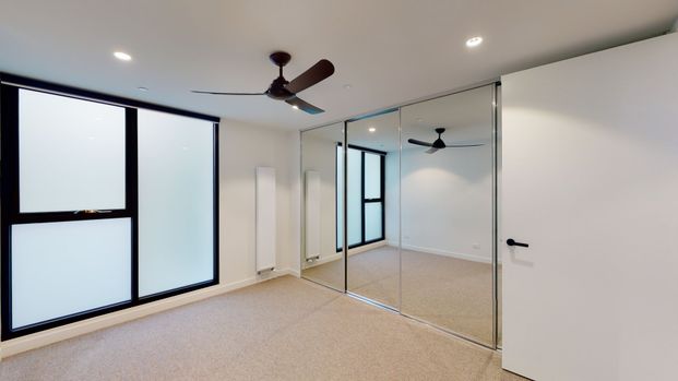 Designer Style - Photo 1
