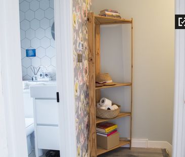 Room for rent in bright 2-bedroom home in Terenure, Dublin - Photo 2