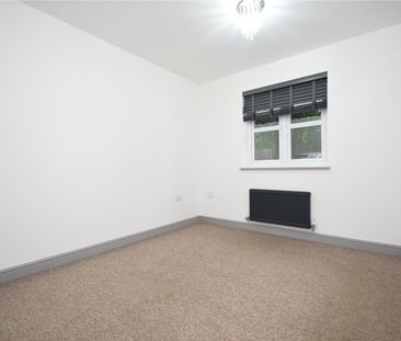 Eaton Grange, Aberford Road, Leeds, West Yorkshire, LS26 8SN - Photo 3