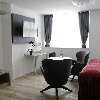 1 Zimmer-Wohnung in Reichenburg (SZ), möbliert - Foto 1