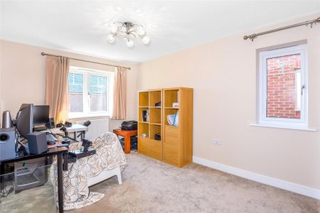 4 bedroom detached house to rent - Photo 3