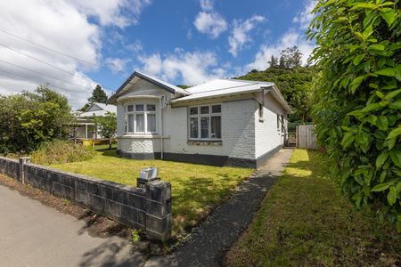 Spacious Six-Bedroom Home at 141 North Road, Dunedin – Seeking four flat mates for 2026 - Photo 2