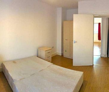 Woodcote Road, Wallington, SM6 - Photo 2