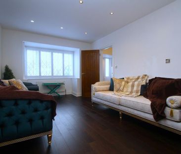 4 bedroom semi-detached house to rent - Photo 4