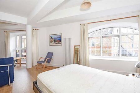 Studio to rent - Photo 2