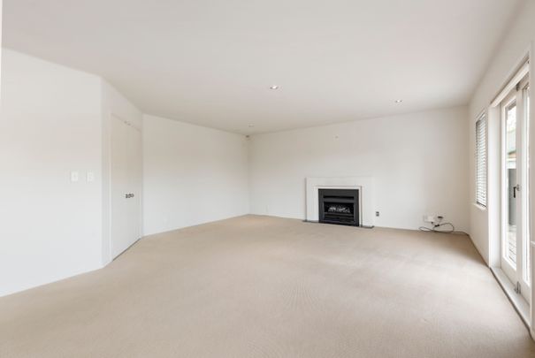 Unbeatable Location - Spacious Living - Photo 1