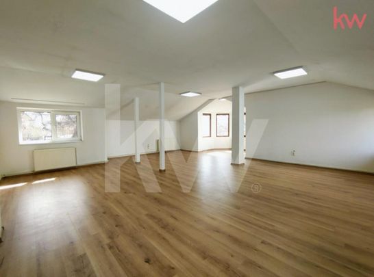 Casă de închiriat, 110 mp, 2 dormitoare, curte și parcare - Photo 1