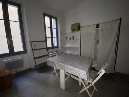 A LOUER FAUX T2 MEUBLE / COURS LA FAYETTE TOULON - Photo 4