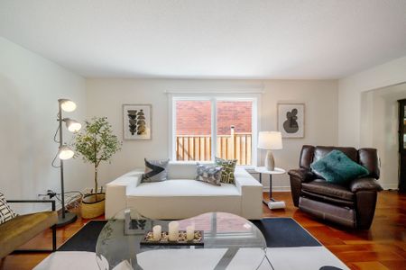 For Lease - 8 Woodlawn Road, Markham, Ontario - Photo 2