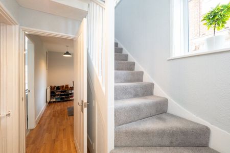 4 bedroom end terraced house to rent, - Photo 2
