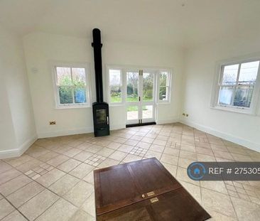 3 bedroom semi-detached house to rent - Photo 2