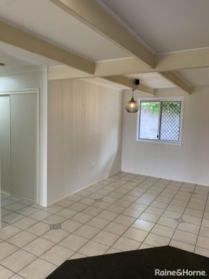 ELEVATED FAMILY HOME IN WEST GLADSTONE - Photo 1