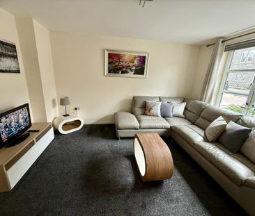 2 bedroom flat to rent - Photo 2