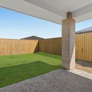 Brand new with low maintennace - Photo 1