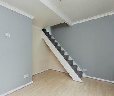 3 bedroom terraced house to rent - Photo 6