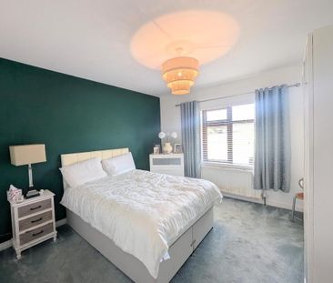 27 Carrickmannin Gardens, Bangor, BT19 1SX - Photo 5