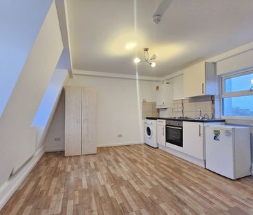 Studio Flat, Downs Road, E5 - Photo 1