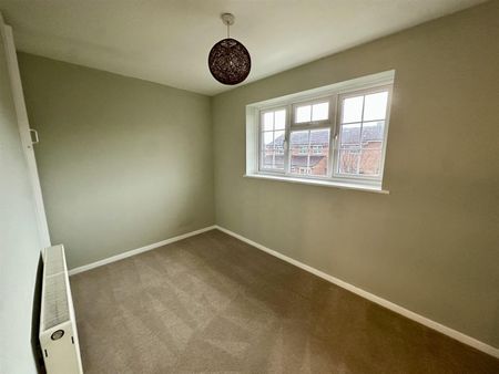 James Close, Chippenham, SN15 - Photo 3