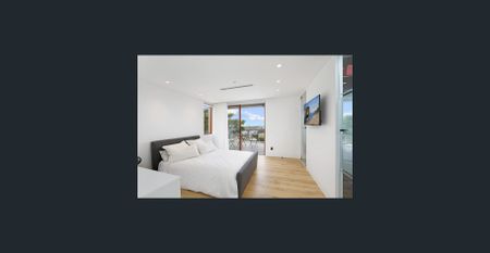 Luxury Duplex with State Of The Art Finnishes - Photo 3