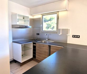 Location Appartement 3 pièces 68m² MARSEILLE 8ème - Photo 4