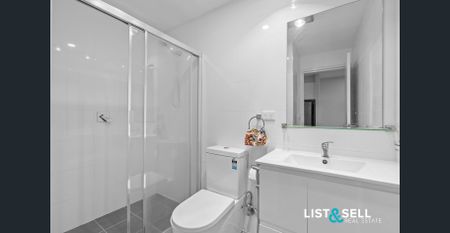 Beautiful, Furnished 3 Bedroom Unit - Photo 4