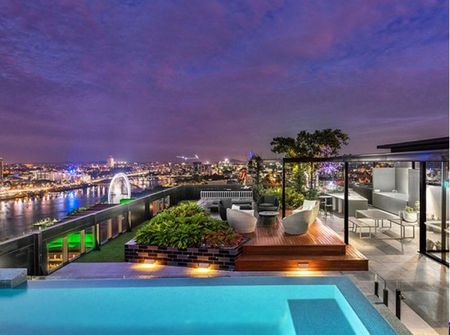 STUNNING CITY VIEWS FURNISHED APARTMENT IN SOUTH BRISBANES BEST LOCATION - Photo 2