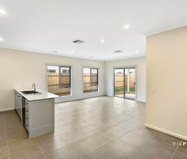 WELL MAINTAINED HOME! - Photo 1