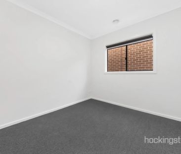 BRAND NEW COSY FAMILY HOME IN HEART OF ROCKBANK - Photo 6