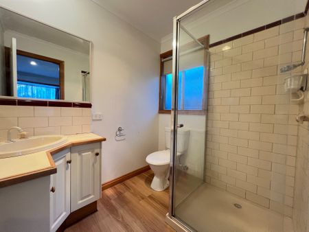 3 Bedroom Home close to schools - Photo 3