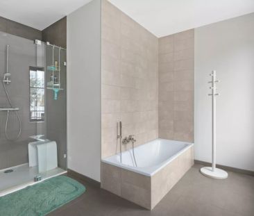 Instapklaar appartement met 2 slaapkamers, terras en ondergrondse s... - Foto 5