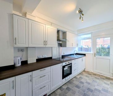 2 bedroom semi-detached house to rent - Photo 5