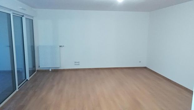 Location Appartement 3 pièces 74m² BIHOREL 76420 - Photo 1