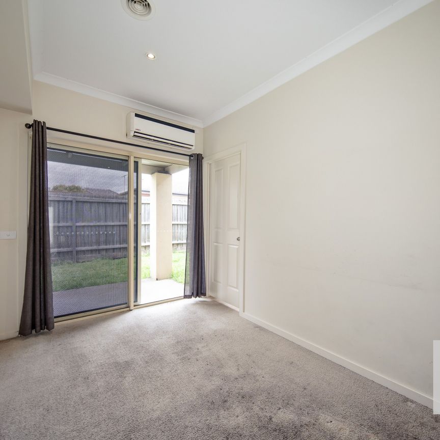 Comfortable & Convenient Living in St Albans - Photo 1