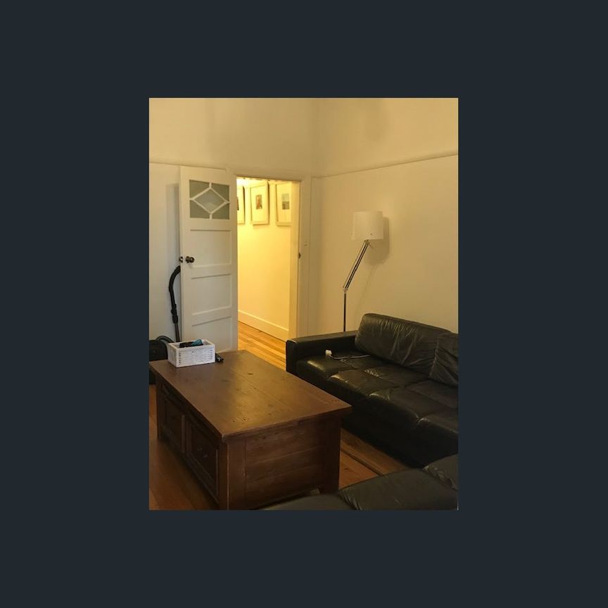 LOCATION, LOCATION, LOCATION! - Photo 1