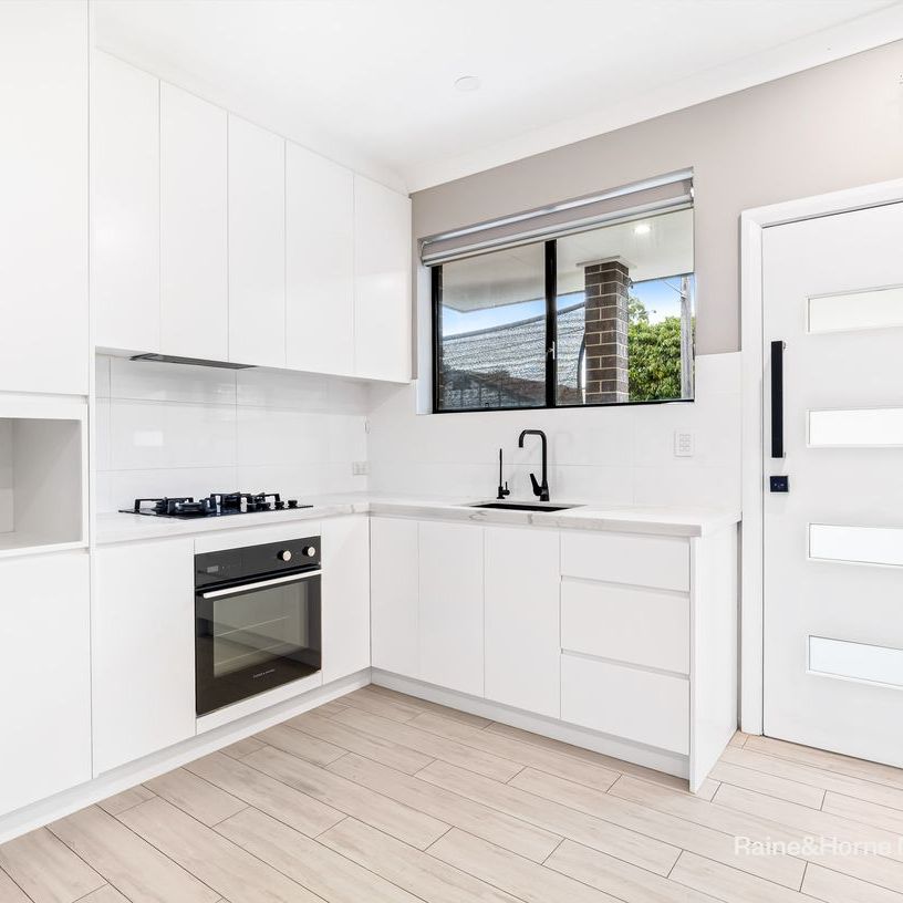 MODERN 3 BEDROOM GRANNY FLAT IN PEACEFUL CUL-DE-SAC - Photo 1
