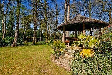 5 bedroom detached house to rent - Photo 3