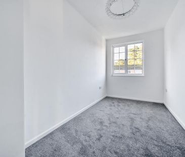 3 bedroom terraced house to rent - Photo 6