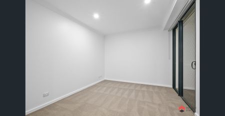Modern, Upgraded Apartment in Prime Fairfield Location - Photo 4