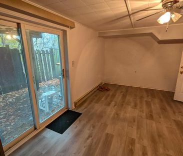 For Lease - 350 Camelot Court Unit# 33, Oshawa, Ontario - Photo 1