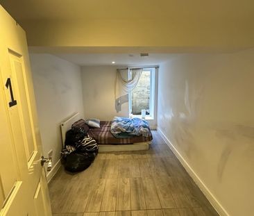 Room in a Shared Flat, Brayards Road, SE15 - Photo 1